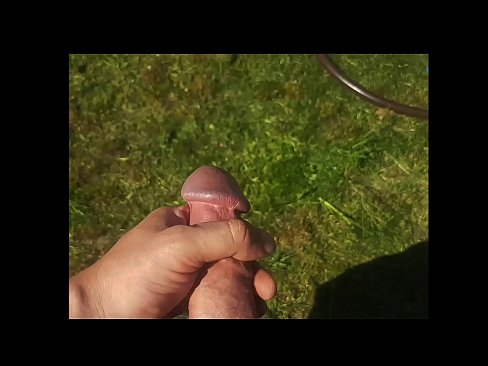 ❤️ Hottie poeth yn cael ei pussy pinc fucked a cums gyda chwistrell mewn gardd haf ❤ Just porn wrthon ni ☑